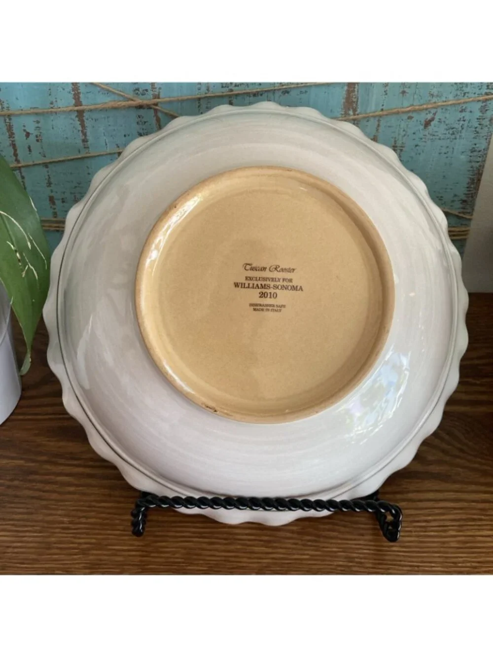 Williams Sonoma 2010 TUSCAN ROOSTERS Large Pasta Bowl One Leg Up